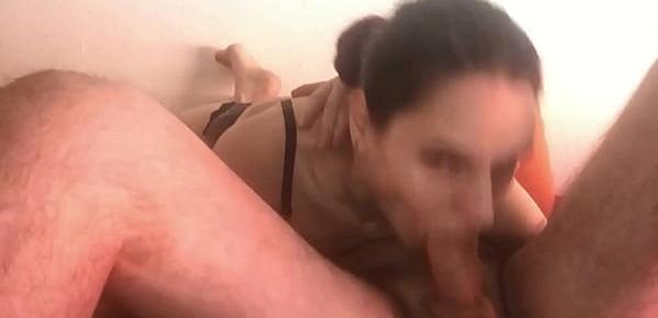  Hard deepthroat and hold cum